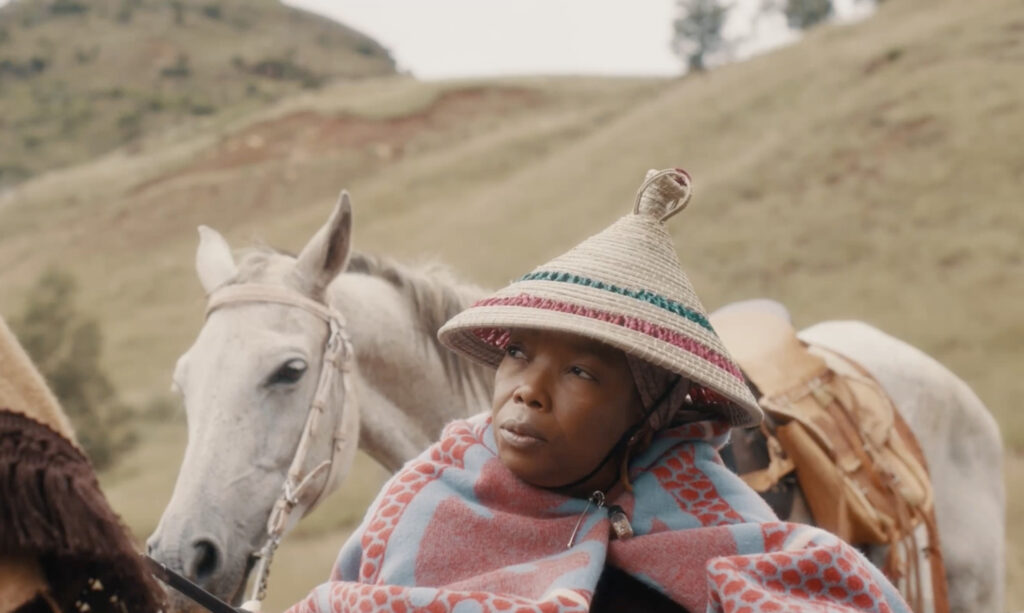 Mmabatho Mogomotsi as Moretlo in Outlaws
