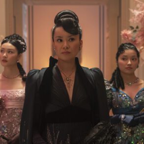 Isabella Wei as Posy Li, Katie Leung as Lady Araminta Gun, Michelle Mao as Rosamund Li in Bridgerton S4 on Netflix