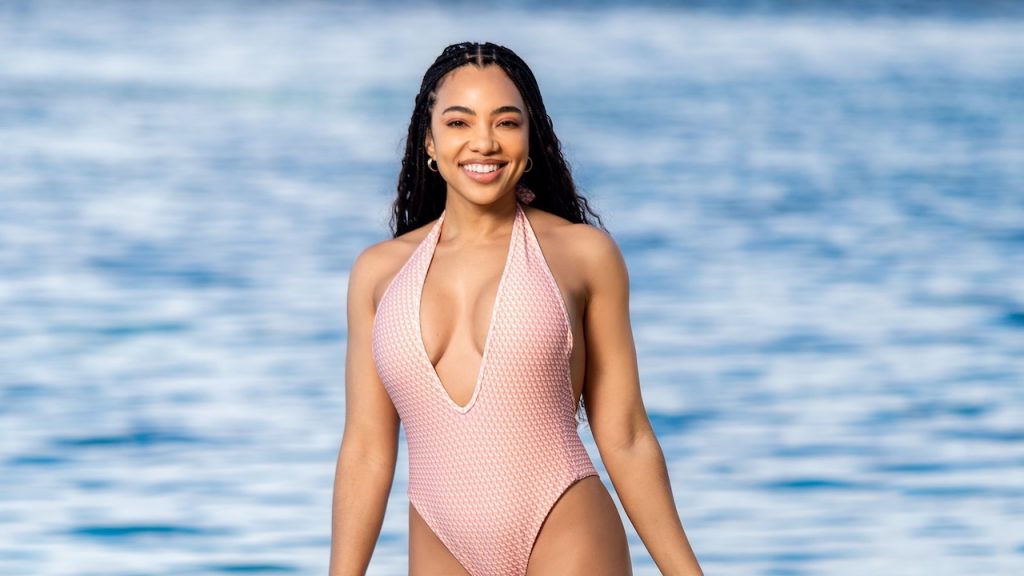 Amanda du-Pont in Tropika Island of Treasure