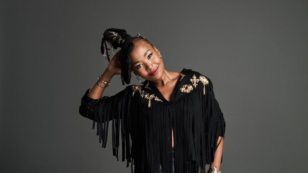 Fulu Modibedi stars in Seriously Single Too