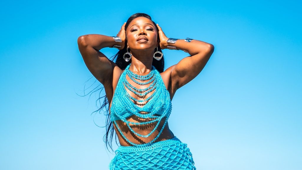 Zanele Potelwa in Tropika Island of Treasure S12